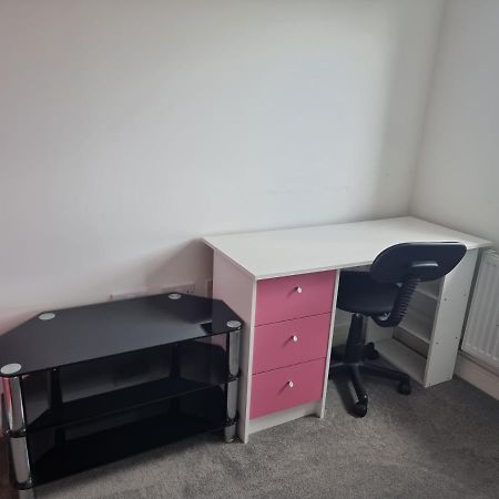 Kingsize Room Close To The A30 Camborne Pool Εξωτερικό φωτογραφία